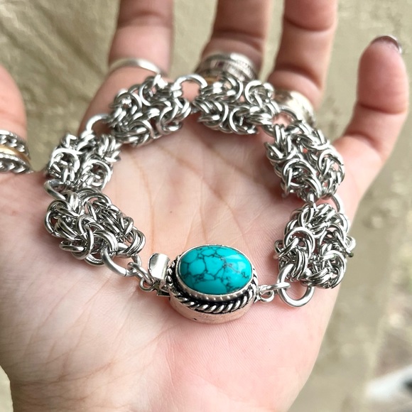 Maille stainless steel turquoise bracelet . Handmade chain & turquoise gem clasp - Picture 14 of 16